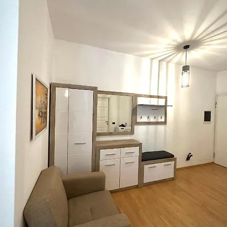 Escape - 2 * تيرانا