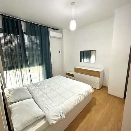 Escape - 2 * Tirana